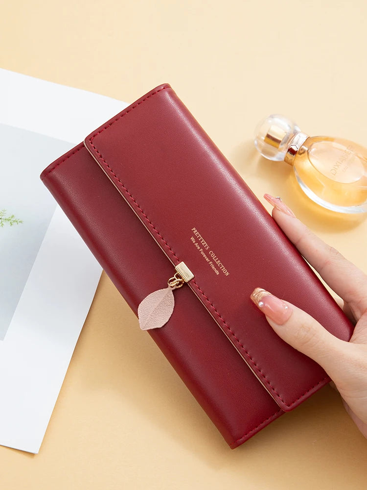 Clarice Leaf Pendant Fold Bag