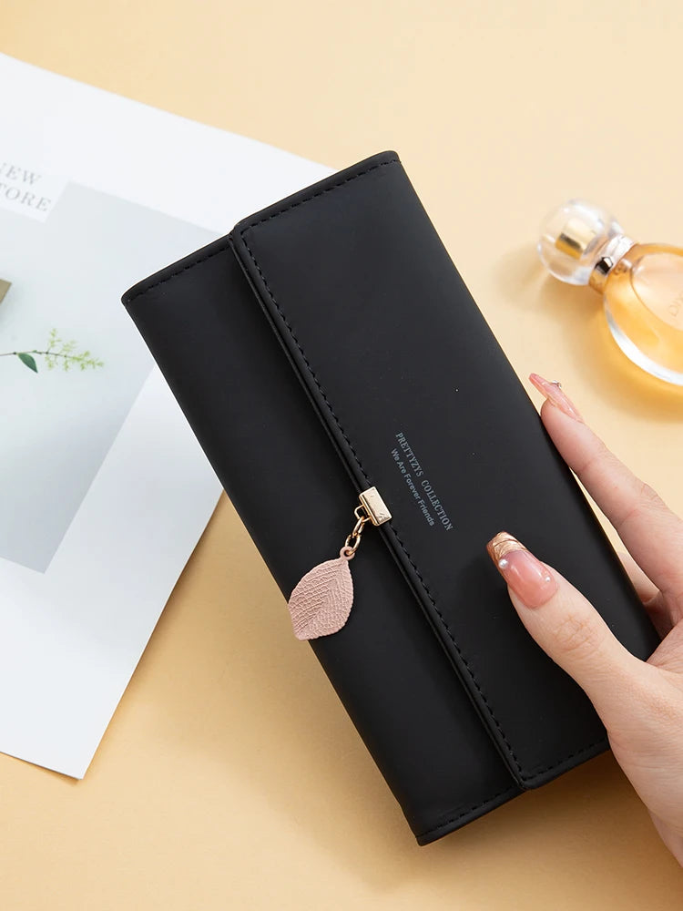 Clarice Leaf Pendant Fold Bag