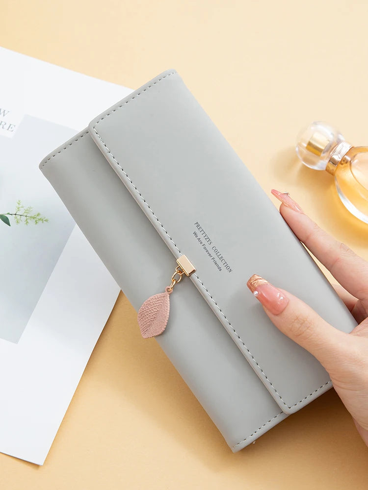 Clarice Leaf Pendant Fold Bag
